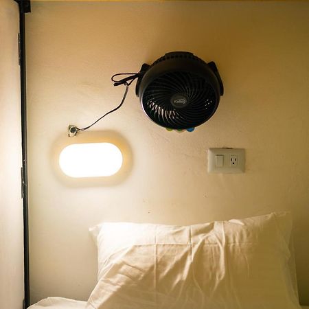 Baku Laureles Hostel Medellin Ngoại thất bức ảnh
