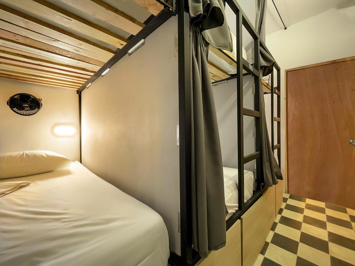 Baku Laureles Hostel Medellin Ngoại thất bức ảnh