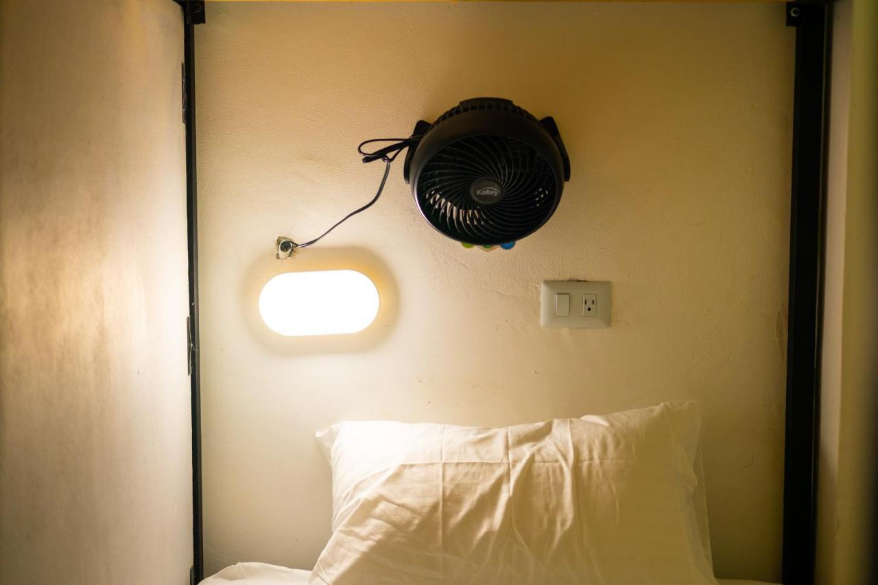 Baku Laureles Hostel Medellin Ngoại thất bức ảnh