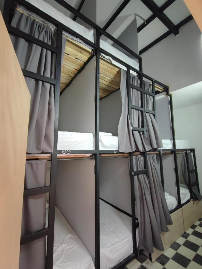 Baku Laureles Hostel Medellin Ngoại thất bức ảnh