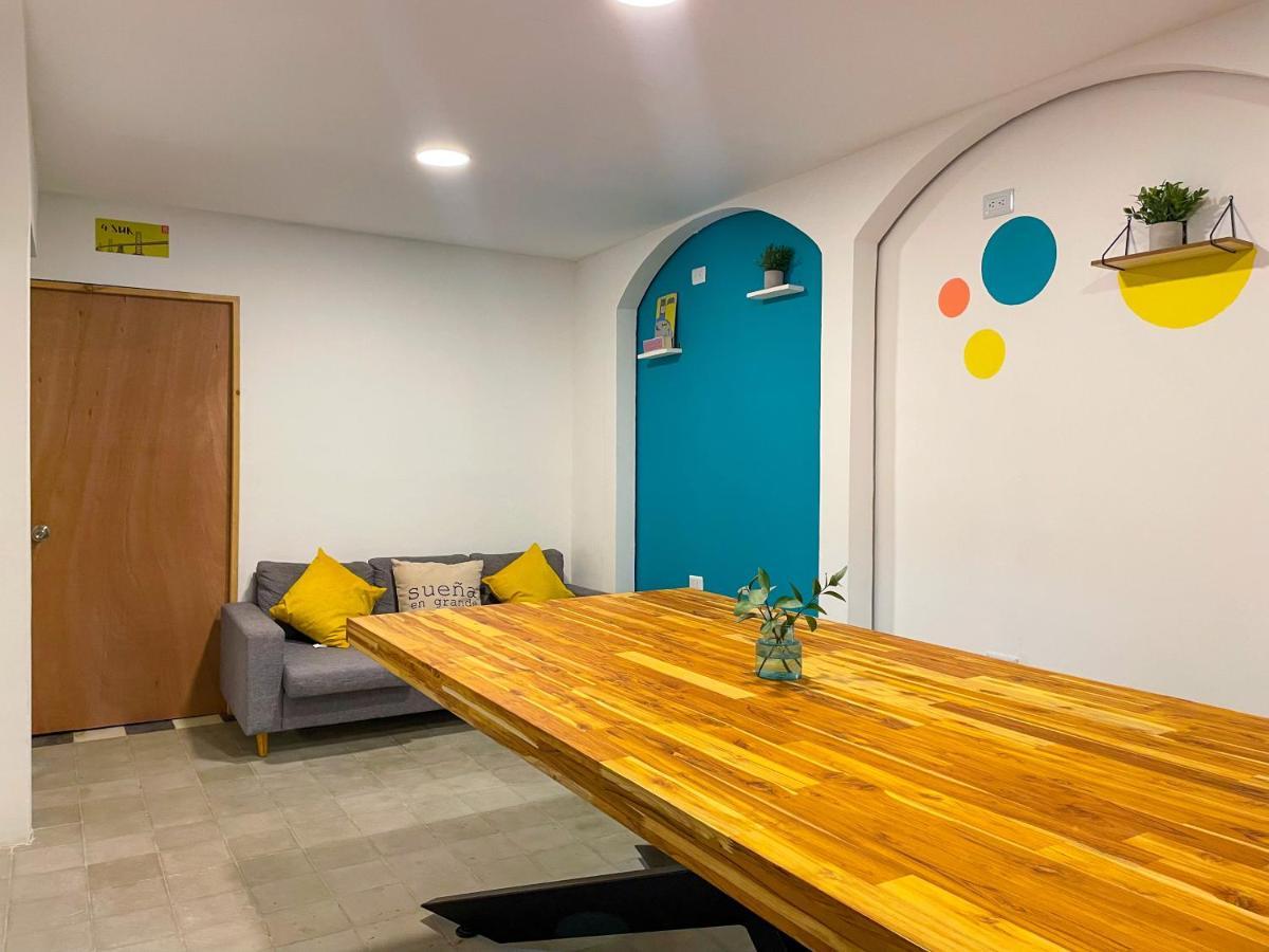 Baku Laureles Hostel Medellin Ngoại thất bức ảnh