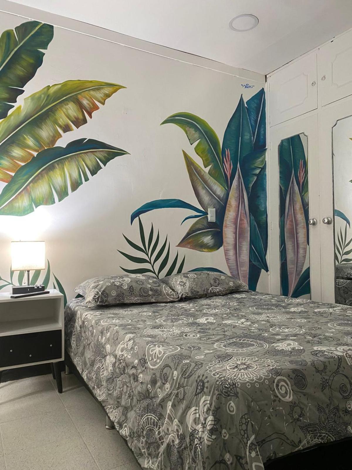Baku Laureles Hostel Medellin Ngoại thất bức ảnh