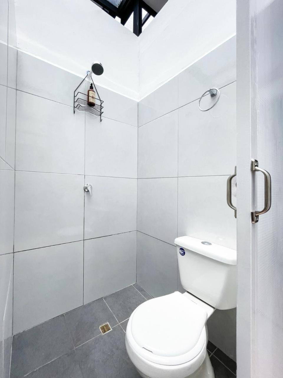 Baku Laureles Hostel Medellin Ngoại thất bức ảnh